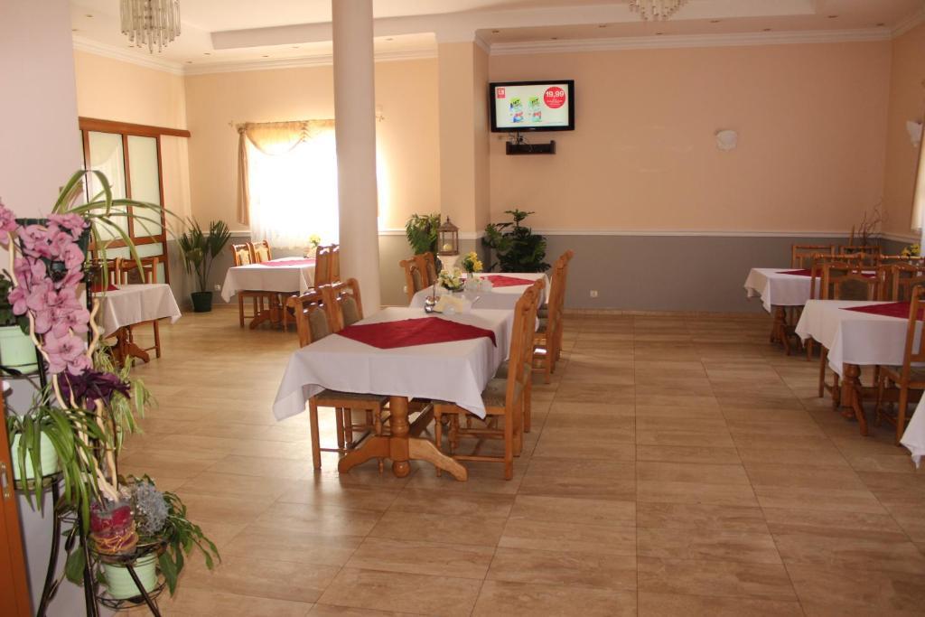 Hotel Czardasz Września Exterior foto
